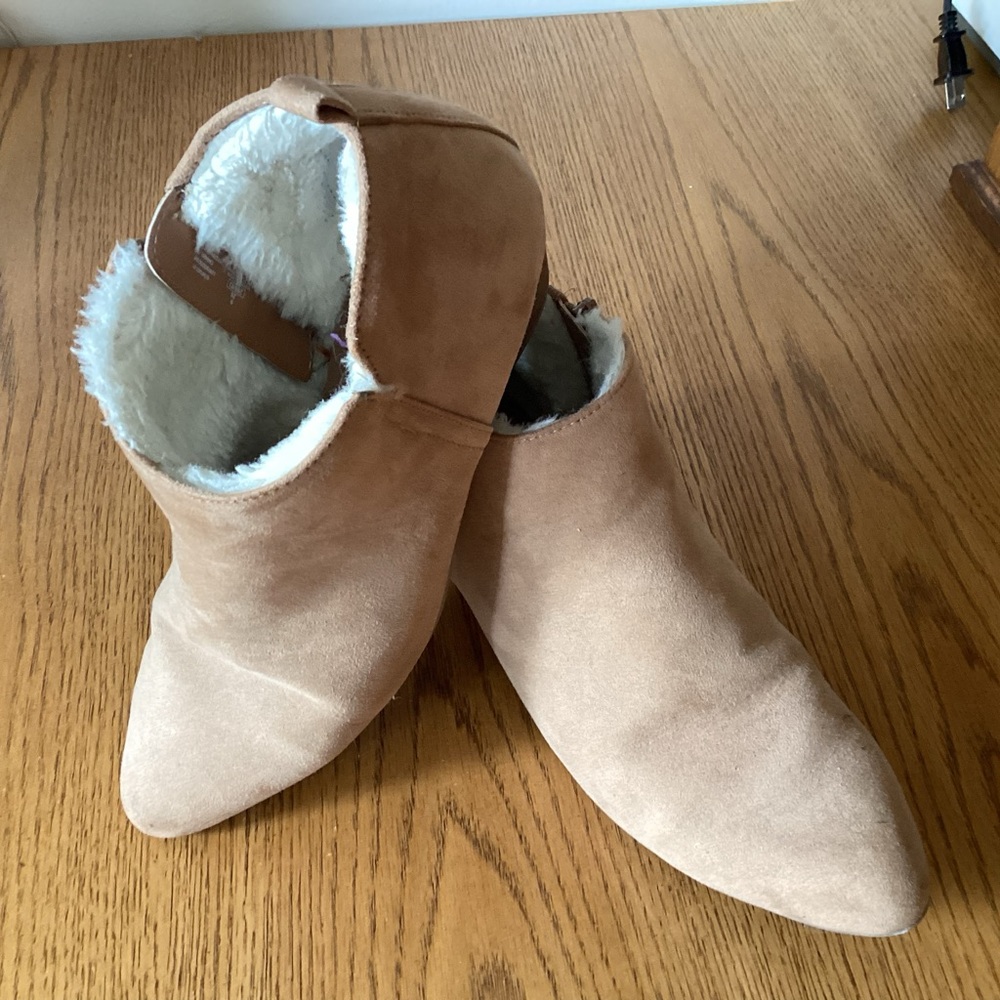 Old Navy Tan Boots with Cozy White Lining
